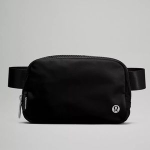 NEW Lululemon everyday belt bag